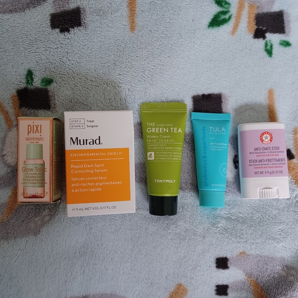 Skincare Bundle - Picture 2 of 7